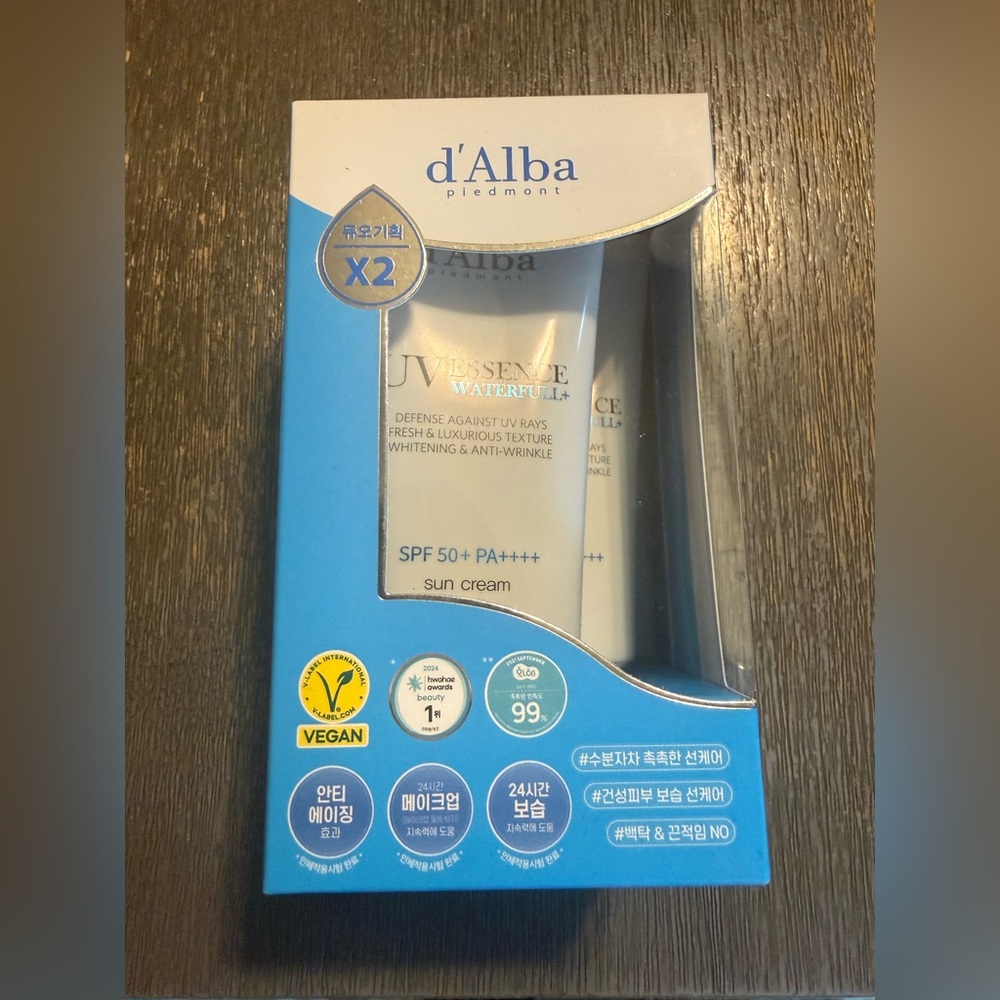 d’Alba DALBA UV Essense Waterfull Sun Cream 50mL+50mL Special Set SPF50+ PA++++